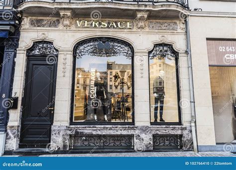 foto's van versace brussel